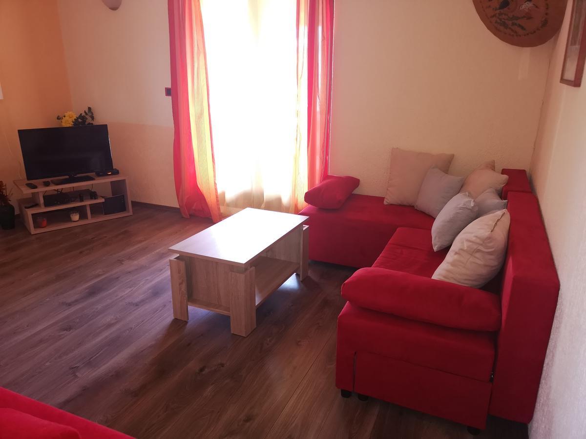 Apartment Vanja พูลา ภายนอก รูปภาพ